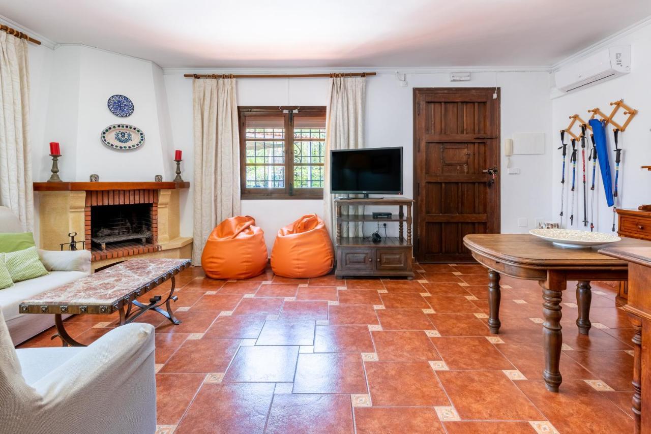New House In Malaga Nature Luaran gambar