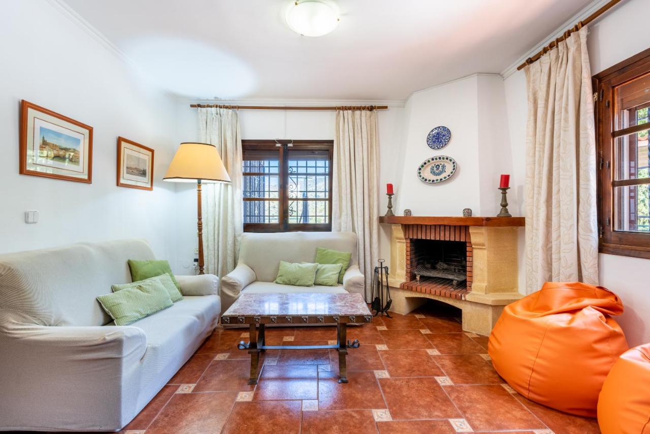 New House In Malaga Nature Luaran gambar