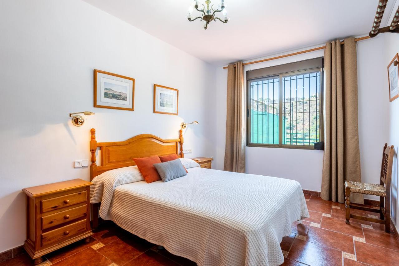 New House In Malaga Nature Luaran gambar