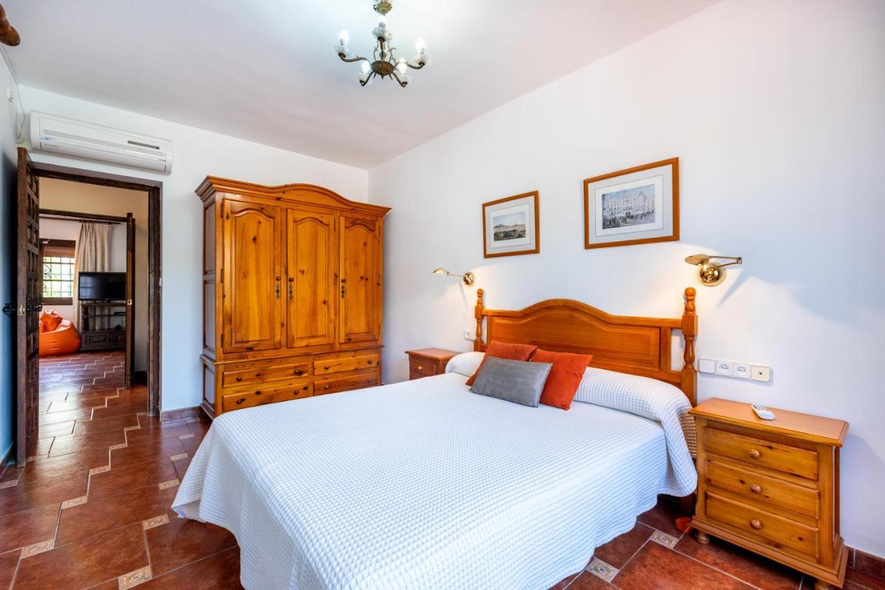 New House In Malaga Nature Luaran gambar